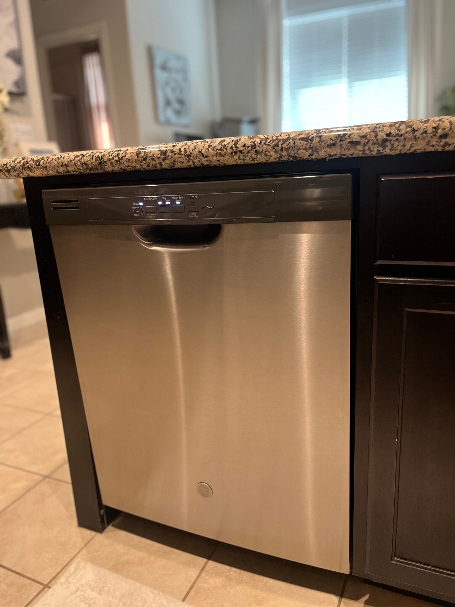 Building Photo - 1432 S Hart Dr