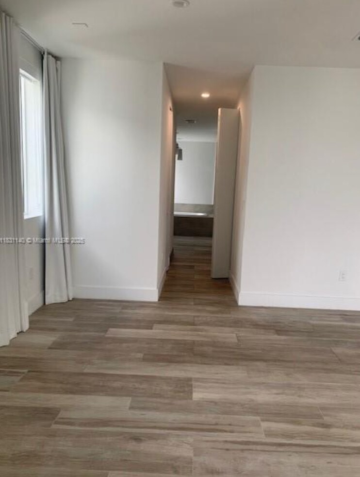 Building Photo - 7515 NW 97th Ct