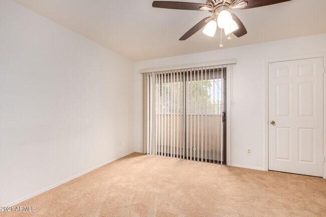 Building Photo - 1042 S Mariana St