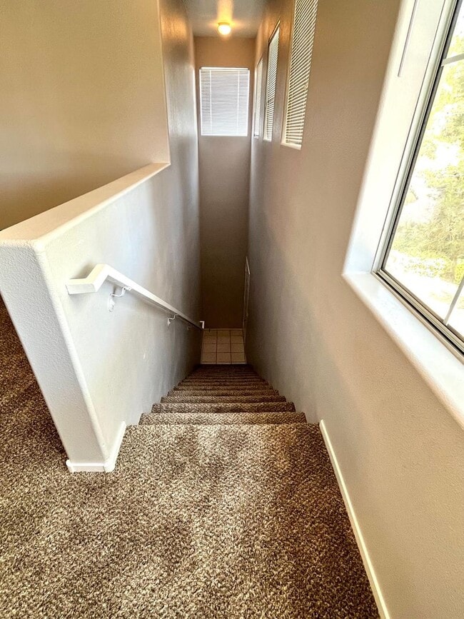 Building Photo - 3 Bedroom Condo located off of Warm Springs and South Durango!!! Southwest Location!