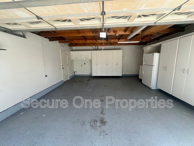 Building Photo - 1731 Damon St