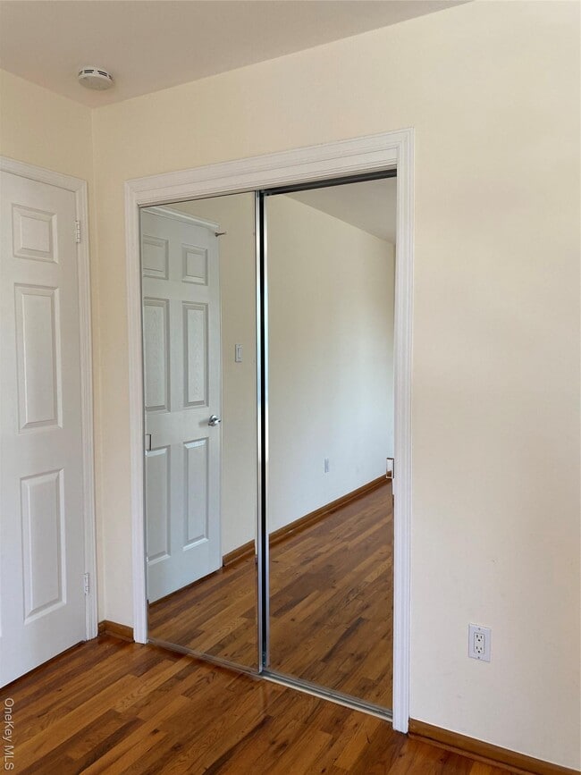 Building Photo - 297 Fairfield Ave