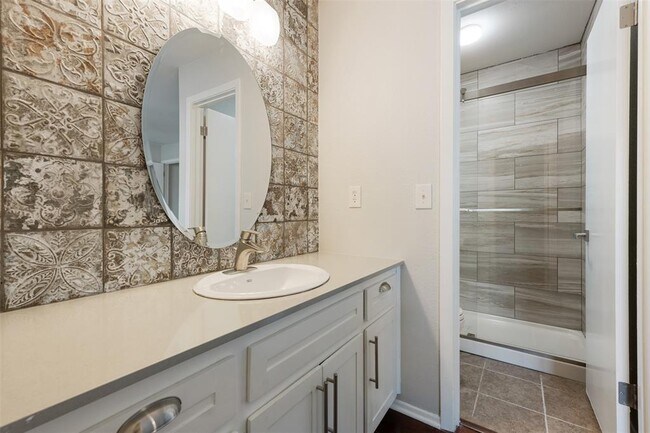 Building Photo - 12302 Eagle Rock Cove