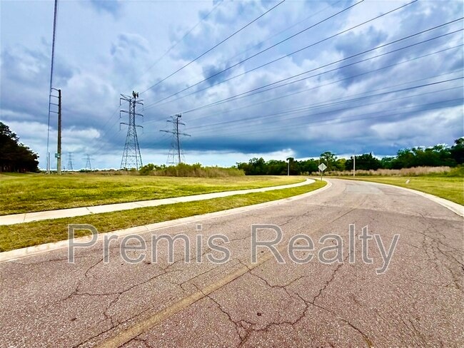 Building Photo - 141 Lakeside Dr