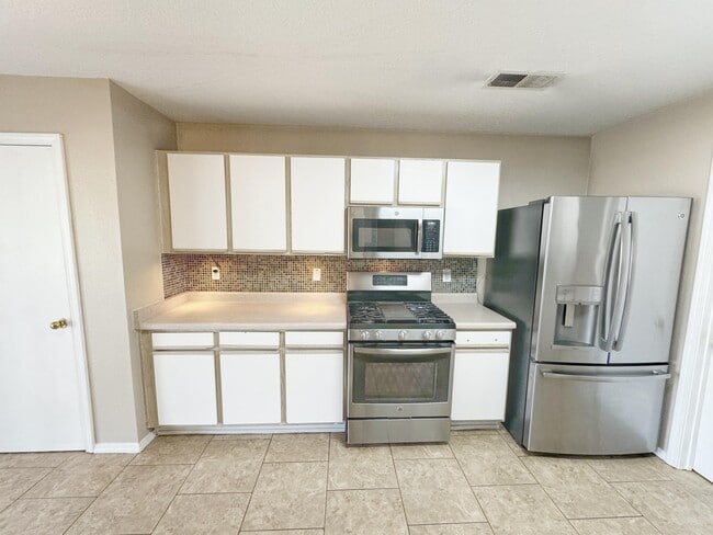 Building Photo - 9307 Vista Clara Loop NW