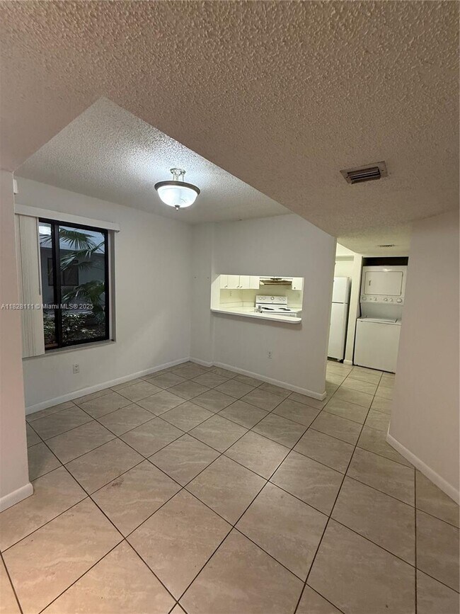 Building Photo - 8335 SW 152nd Ave