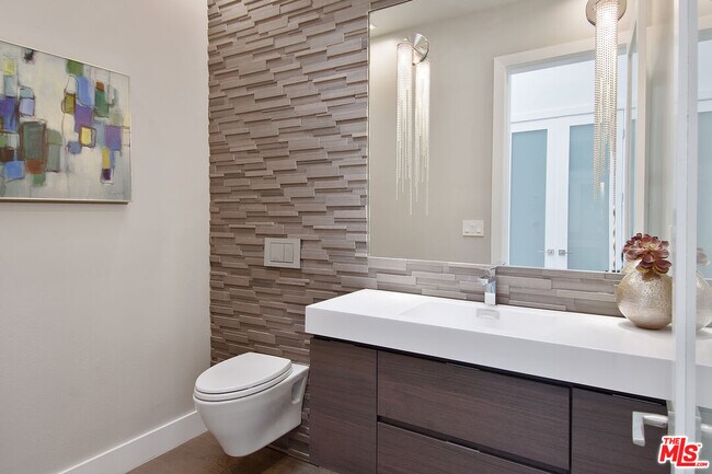 Building Photo - 4130 Parva Ave