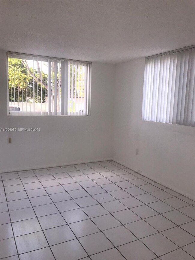 Building Photo - 1251 NE 108th St