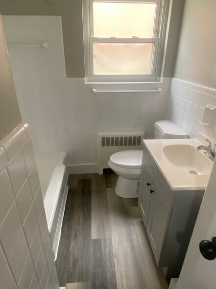 Building Photo - 3608 Schwartze Ave