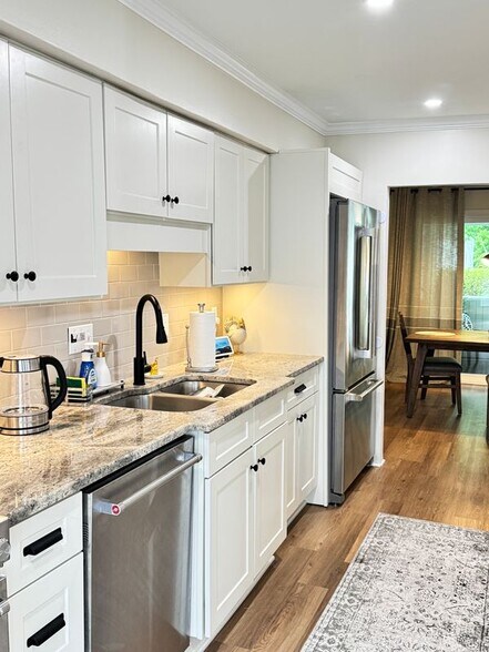 Building Photo - 2680 Greentree Dr SE