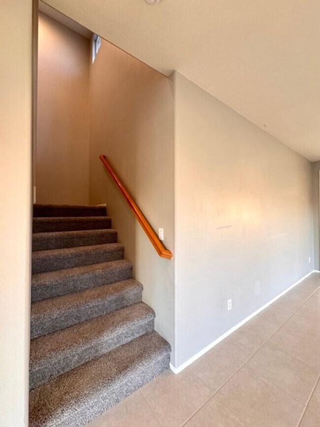 Building Photo - Beautiful 4 bedroom two story house with RV parking for LEASE in Murrieta!