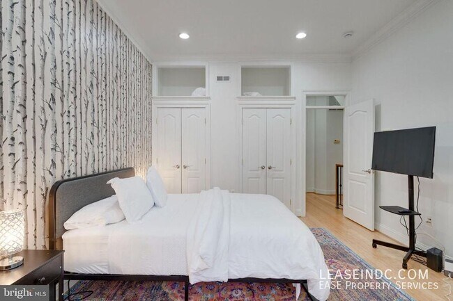 Building Photo - 21 Q St NW