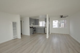 Building Photo - 1406 N Serrano Ave