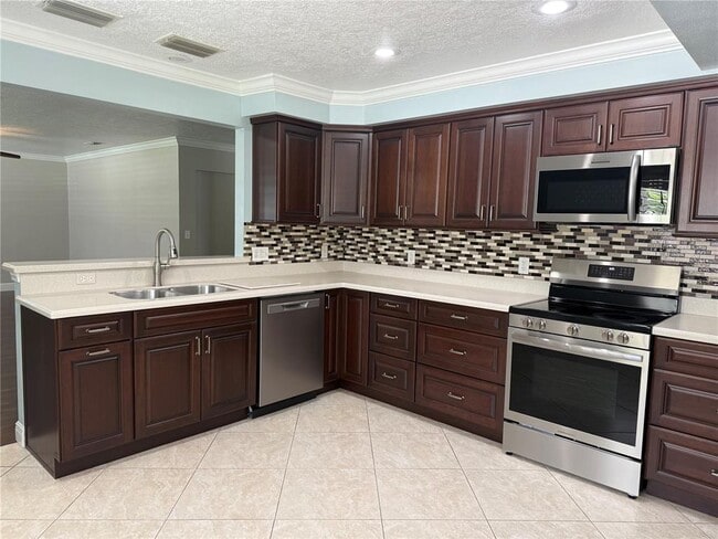 Building Photo - 3823 Martin St