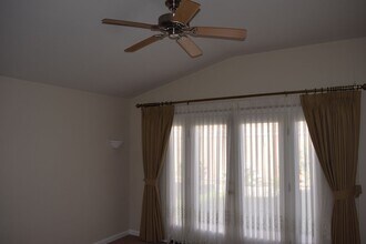 Building Photo - Spacious 5-Bedroom Home for Rent