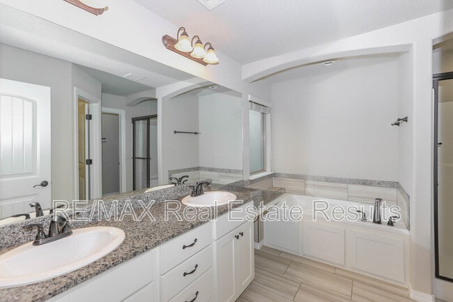 Building Photo - 4494 W Wales Dr