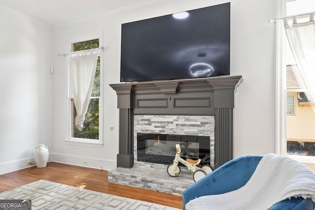 Building Photo - 5170 Deerlake Dr