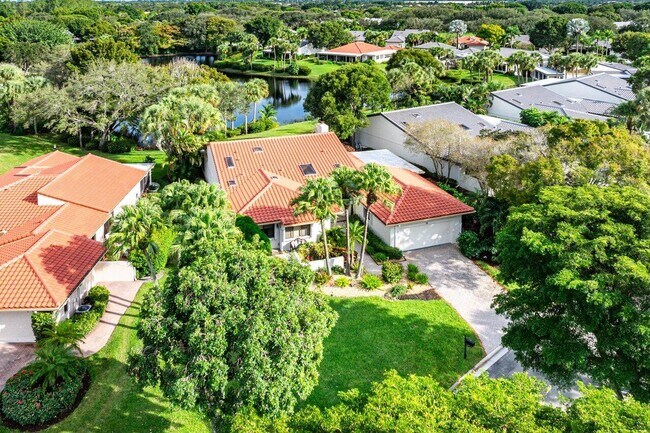 Building Photo - 18 Bristol Ln