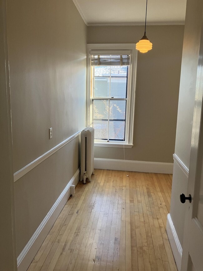 Building Photo - 322 Spring St