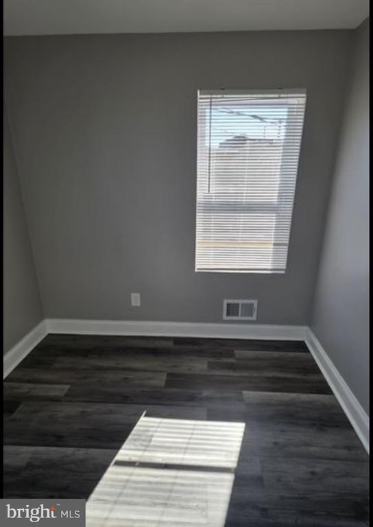 Building Photo - 201 N Rose St