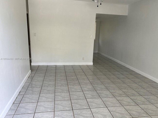 Building Photo - 910 N 56th Ave