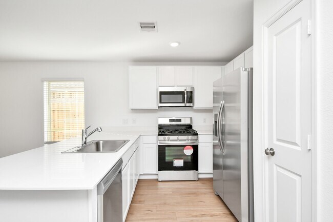 Building Photo - 27010 Breakaway Ln