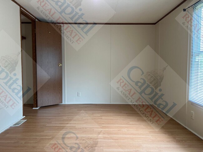 Building Photo - Quiet Country Manufactured Home