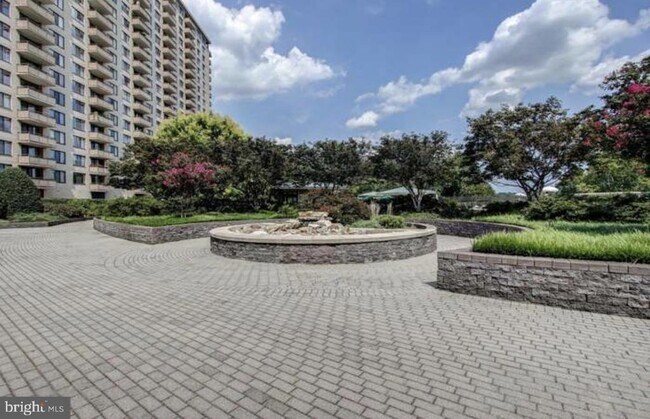Building Photo - 5225 Pooks Hill Rd