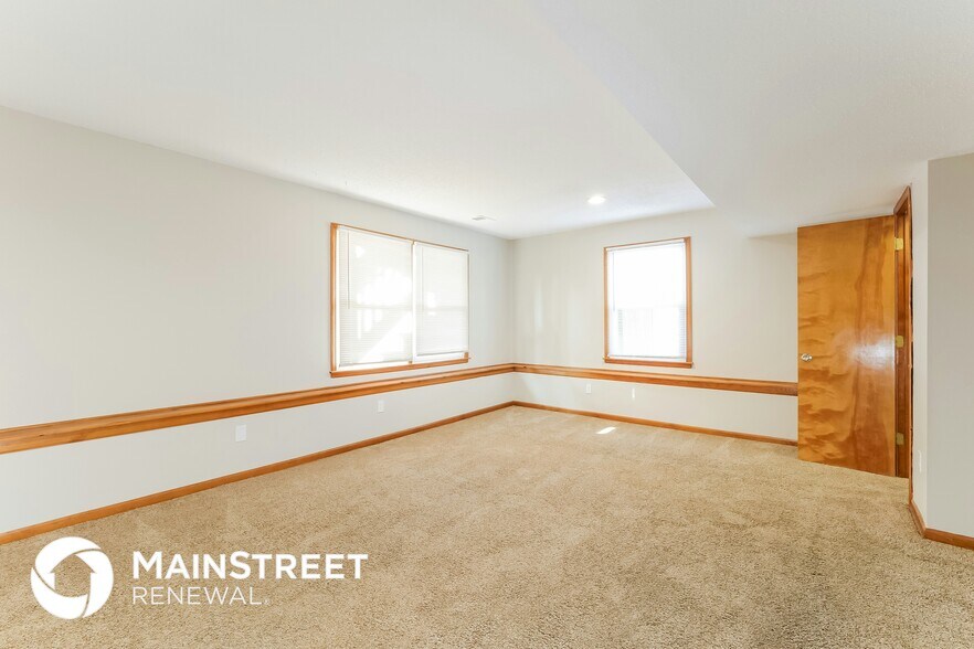 Building Photo - 15520 Apache St