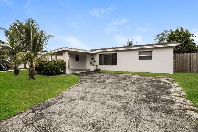 Building Photo - 351 SW 31st Ave