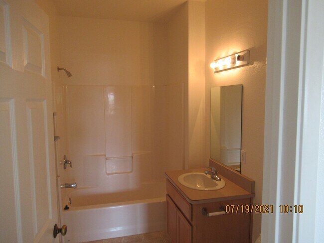 Building Photo - l31400