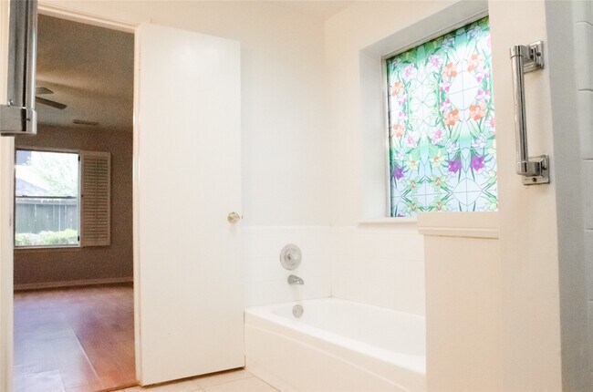 Building Photo - 16306 Cobble Springs Ct