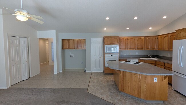 Building Photo - 8419/8421 NE 56th Street