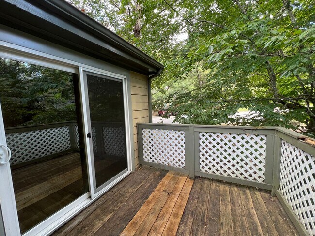 Building Photo - Charming Two-Story 2BD, 2.5BA Raleigh Cond...