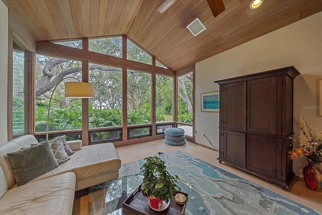 Building Photo - 3348 Old Oak Dr