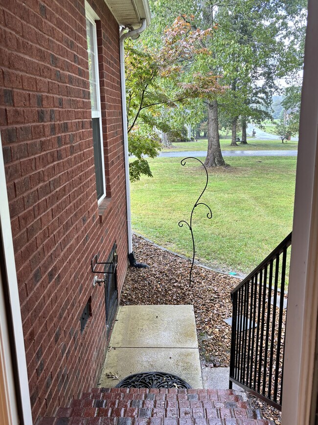 Building Photo - 19 Antietam Dr
