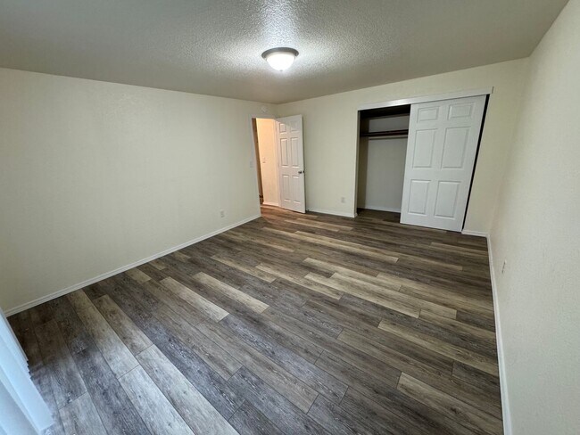 Building Photo - 306 S 20th St