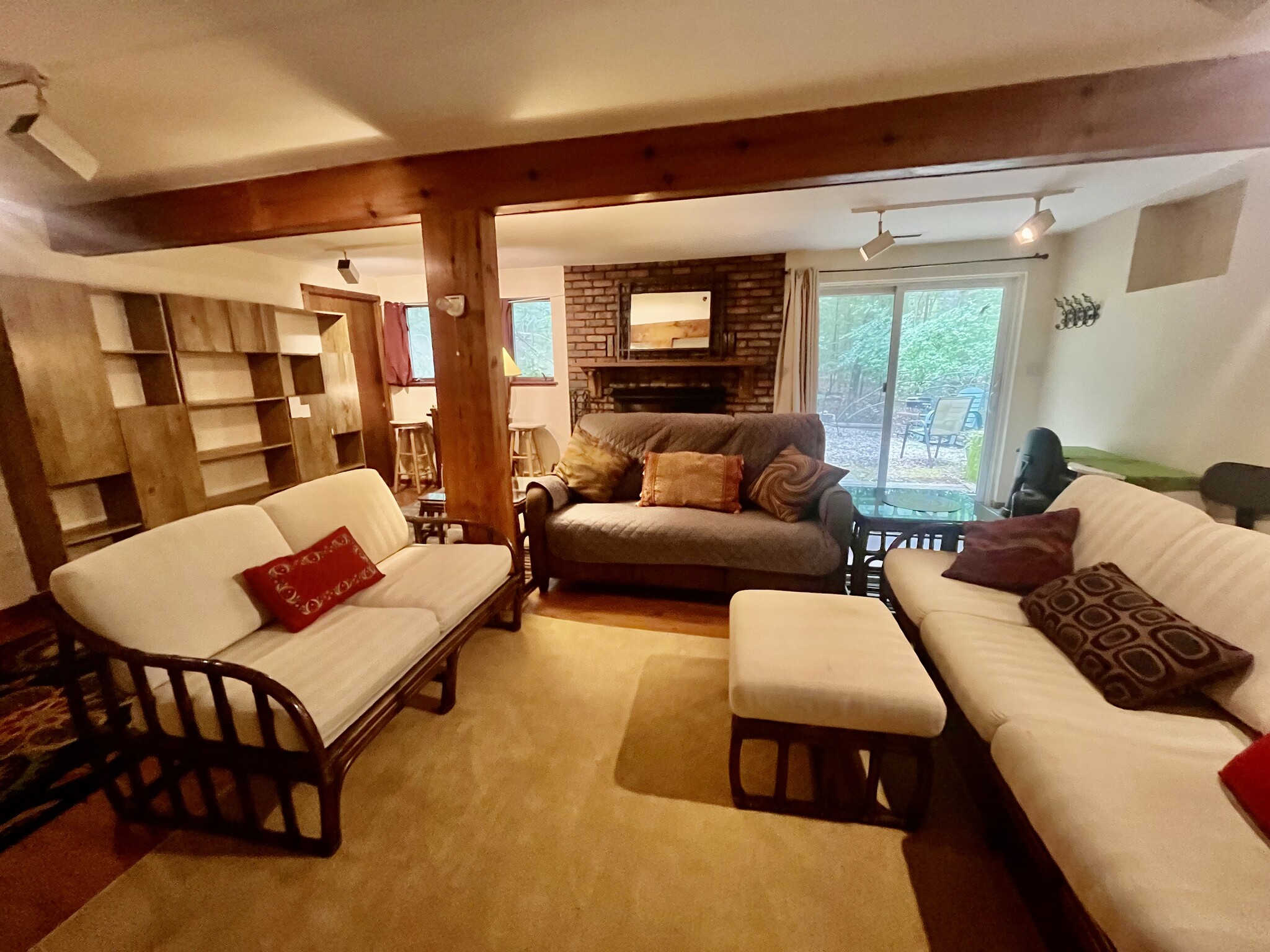 Building Photo - 5 Highland Ln