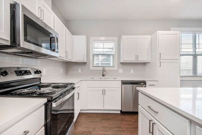 Building Photo - Three Bedroom | Two Bath in Ada, MI