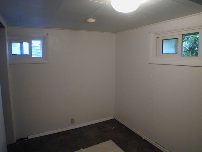 Building Photo - 3615 Alexander Ave
