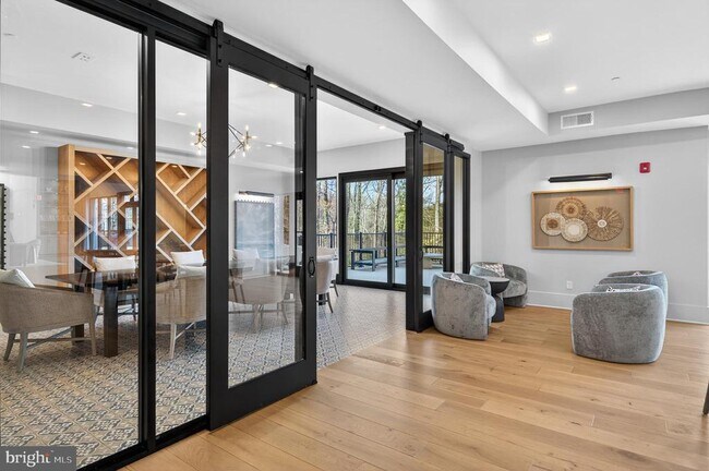 Building Photo - 76 Old Mill Bottom Rd N