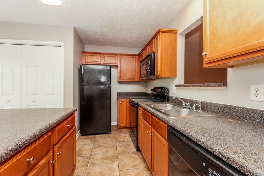 Building Photo - 606 Nixon Way