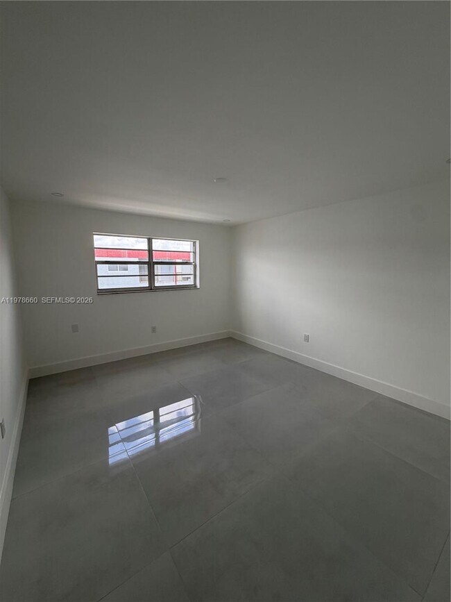 Building Photo - 6070 W 19th Ave