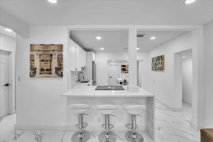 Building Photo - 1208 N 25th Ave