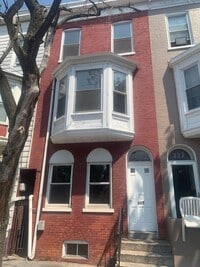 Building Photo - 3 Bedroom 2nd/3rd Floor Apartment York City SD
