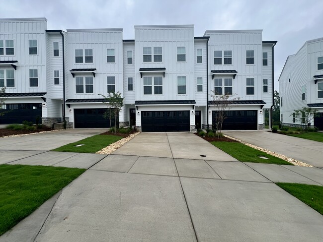 Primary Photo - 2132 Barrowcliffe Dr NW