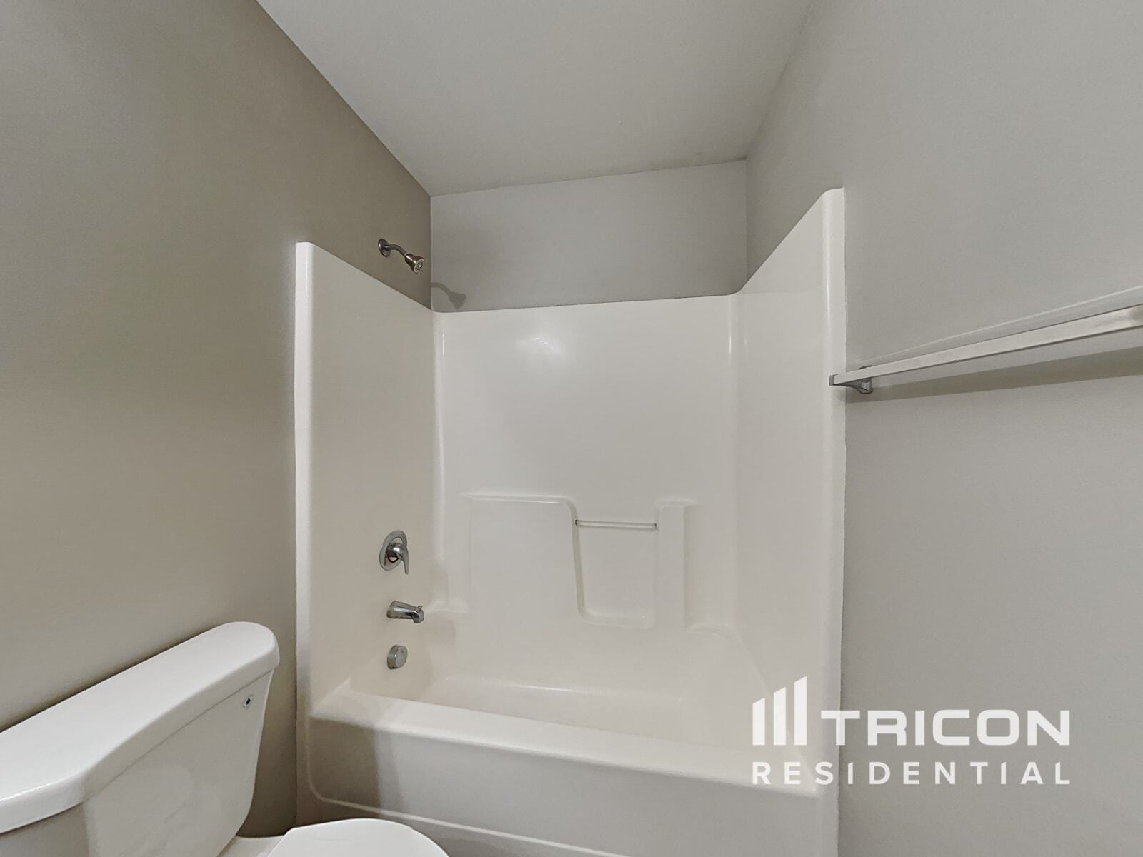 Building Photo - 661 Thistle Dr