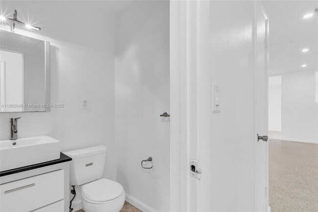 Building Photo - 9250 SW 31st Terrace