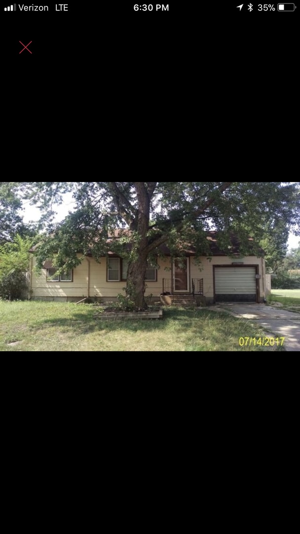 Primary Photo - $995 - 3 bed 1 bath - Single Family Home
