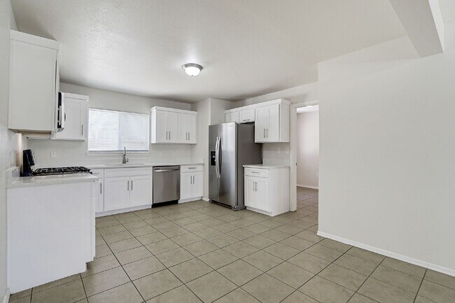 Building Photo - 3214 N Stanton St